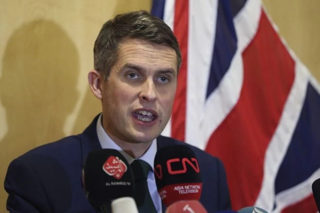 Βρετανός υπουργός Άμυνας: Η Ρωσία θέλει να μας καταστρέψει